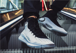 under armour curry 4黑白配色上腳效果怎么樣？