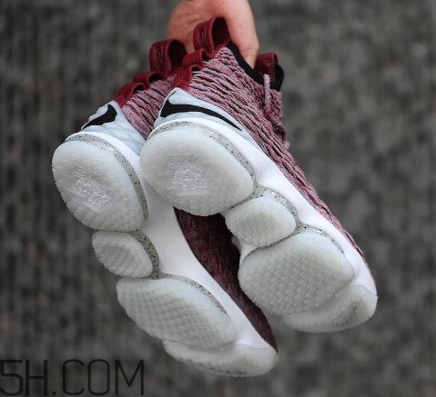 nike lebron 15 wine紅酒配色發(fā)售時間_多少錢？