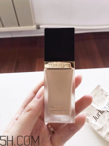 tom ford方管無(wú)痕無(wú)敵水潤(rùn)粉底液好用嗎 多少錢(qián)