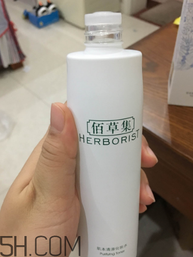 佰草集化妝水正確使用方法 佰草集化妝水使用心得