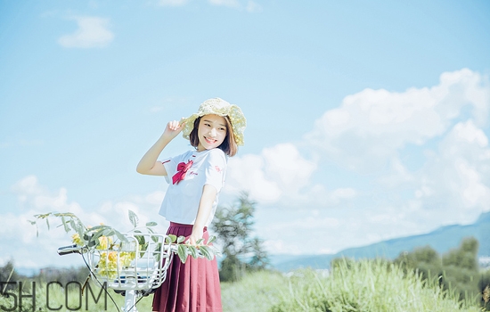 fancl卸妝油和植村秀卸妝油哪個(gè)好用？卸妝油可以卸指甲油嗎？