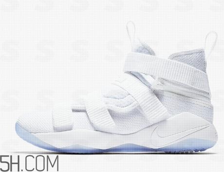 nike lebron soldier 11 flyease士兵11拉鏈版怎么樣？