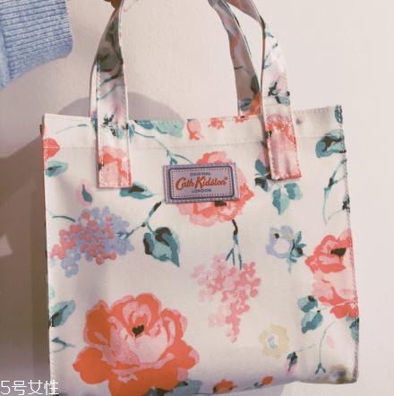 cath kidston是什么牌子？少女最愛(ài)的小碎花風(fēng)代表