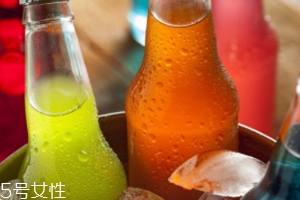 痛風(fēng)得病為什么低齡化？過量飲用含糖飲料