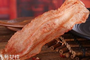 鱈魚(yú)膠多少錢(qián)一斤 鱈魚(yú)膠的挑選技巧