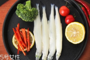 銀魚(yú)怎么做好吃 香煎銀魚(yú)食譜