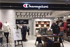 champion的衣服怎么樣？衣柜不能少的基本款