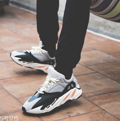 yeezy 500 2018新款配色發(fā)售時(shí)間_有哪幾款？