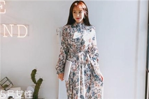 碎花連衣裙搭配什么鞋子？玩轉(zhuǎn)復(fù)古甜美