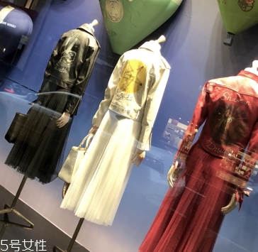 dior迪奧衣服一般多少錢(qián)？