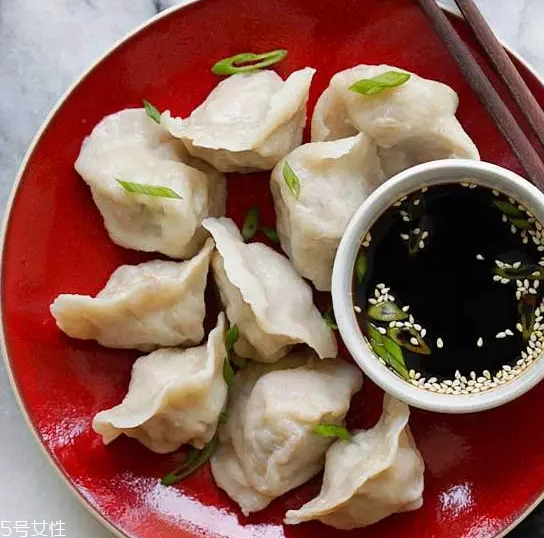 餃子餡用豬的哪塊肉好？前腿肉是餃子餡首選