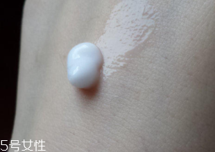 minon乳液適合油皮么？干皮和敏感肌最適合