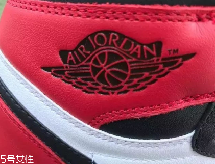 aj 1黑腳趾真假對比 aj1黑腳趾真品原來這樣鑒定