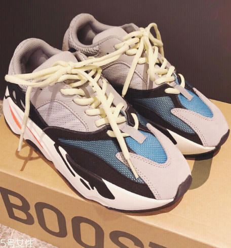 yeezy 700偏碼嗎？yeezy 700碼數(shù)正常嗎