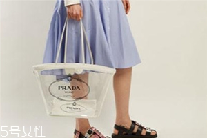 prada pvc塑料透明包多少錢？prada透明塑料包價格