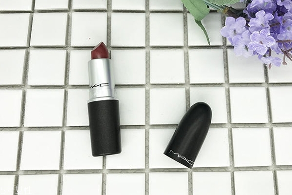 mac brick o la口紅日常嗎？mac brick o la上嘴圖