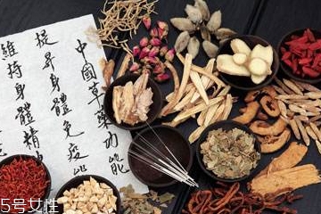 中草藥護(hù)膚品怎么自制 中草藥護(hù)膚品3個(gè)制作方法