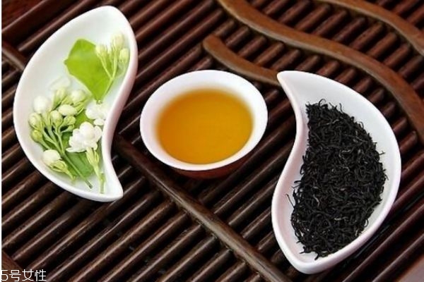 孕婦喝茶三大注意事項(xiàng) 懷孕期喝茶需要注意這些