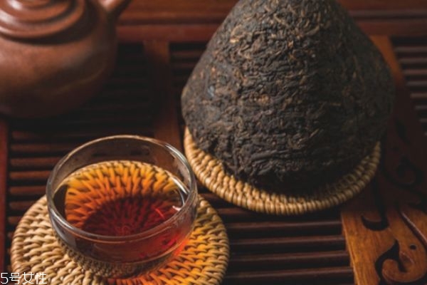 喝黑茶的好處和壞處 關(guān)于黑茶的認(rèn)識(shí)誤區(qū)