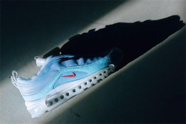 耐克air max 97萬(wàn)花筒價(jià)格 市場(chǎng)價(jià)逼近3k