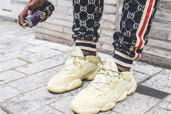 yeezy 500能用防水噴霧嗎 要選對(duì)種類