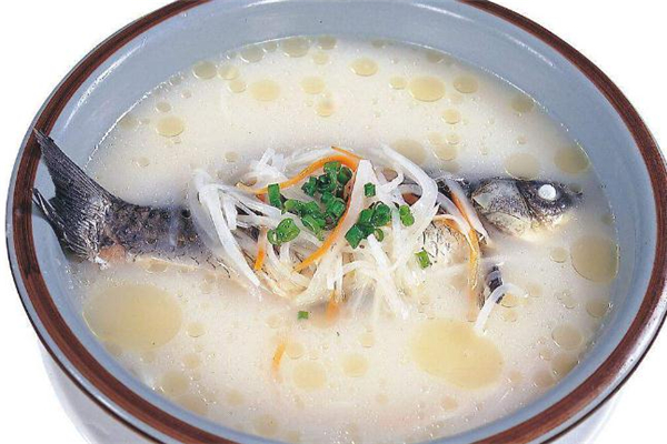 鯽魚(yú)湯可以隔夜喝嗎 鯽魚(yú)湯隔夜還能喝嗎