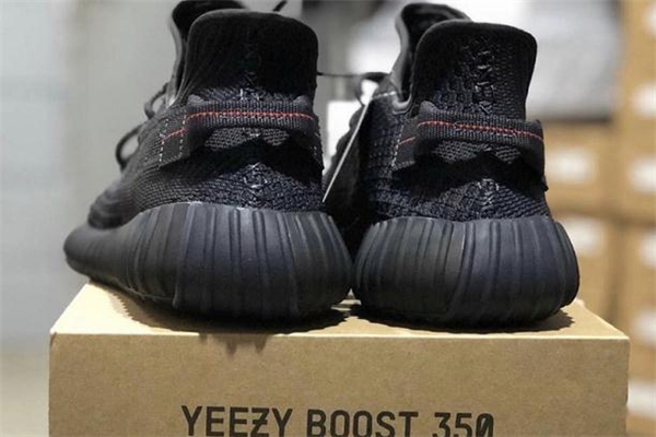 yeezy 350黑天使開箱測評 椰子350黑天使值得入手嗎