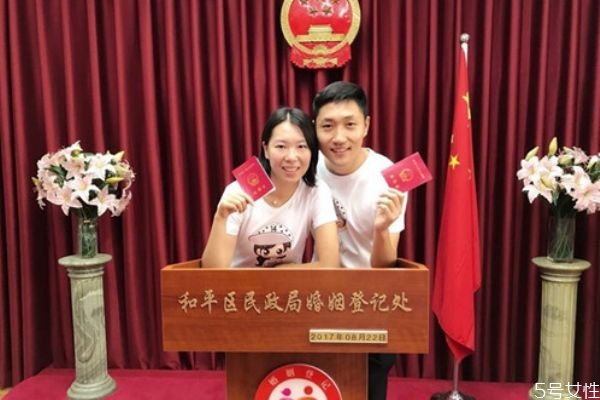 先領(lǐng)證再結(jié)婚靠譜嗎 先領(lǐng)證后結(jié)婚利弊