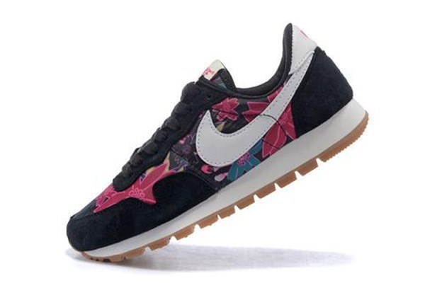 nike air zoom pegasus34跑鞋防滑嗎-nike pegasus34跑鞋好嗎