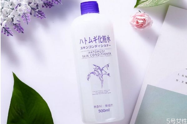 爽膚水乳液哪個牌子好 爽膚水和乳液正確用法