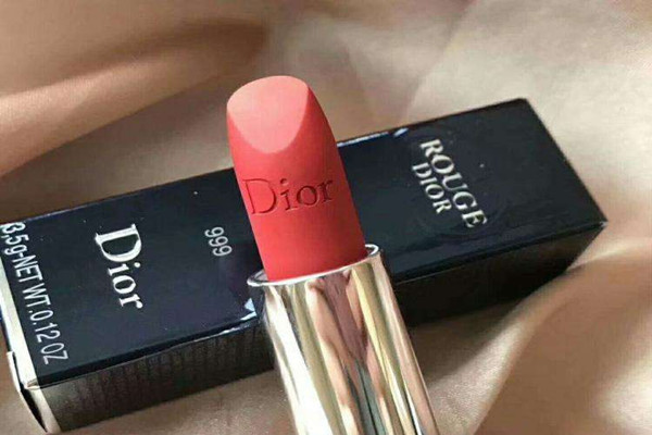 dior999啞光和滋潤包裝區(qū)別 迪奧999啞光和滋潤哪個好