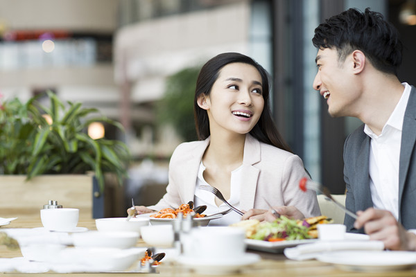 戀愛(ài)中該不該花男友的錢 戀愛(ài)中花男友錢好嗎