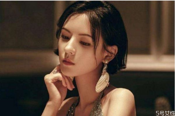 2020方臉女生適合什么發(fā)型 2020時(shí)候方臉女生的發(fā)型