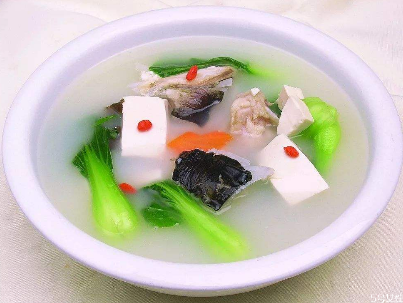 魚頭豆腐湯會(huì)發(fā)胖嗎 減肥可以吃魚頭燉豆腐嗎