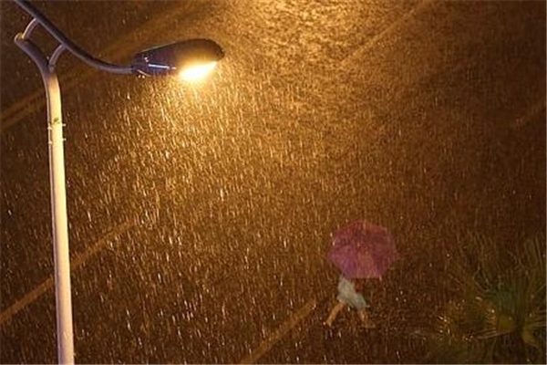 暴雨自救指南 暴雨有幾級(jí)預(yù)警