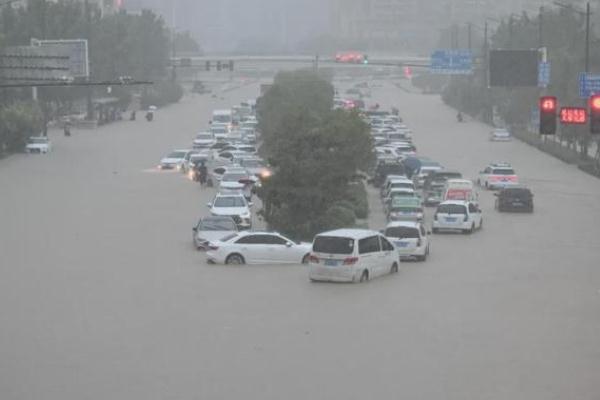 鄭州特大暴雨已致51人遇難 下暴雨能開(kāi)空調(diào)嗎