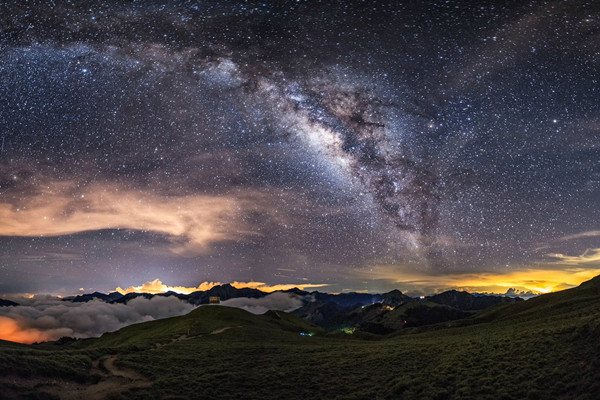 中國(guó)空間站邂逅英仙座流星雨 流星雨是如何命名的