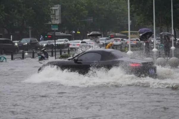 河南本輪強(qiáng)降雨與720暴雨有何不同 暴雨時在野外怎么辦