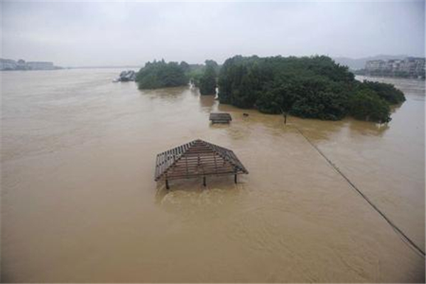 陜西安康10縣區(qū)遭遇暴雨出現(xiàn)洪澇 出現(xiàn)洪澇的原因