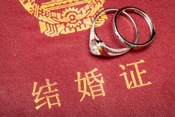 結(jié)婚要準(zhǔn)備些什么東西 結(jié)婚要買(mǎi)幾個(gè)戒指