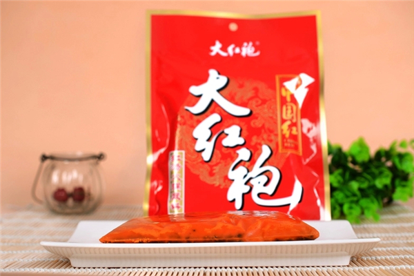 大紅袍火鍋底料是哪個(gè)公司的 大紅袍火鍋底料多少錢(qián)一袋