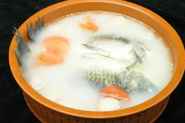 鯽魚(yú)湯會(huì)影響傷口愈合嗎 鯽魚(yú)湯不適合哪些人喝