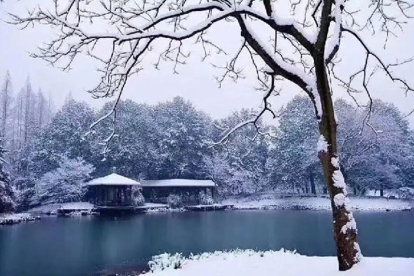 冷空氣發(fā)威上海已見(jiàn)初雪 下雪要注意什么