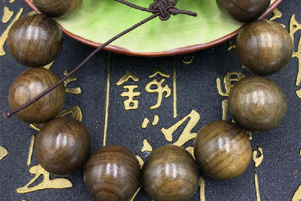 金絲楠木手串市場價 金絲楠木手串屬于什么檔次